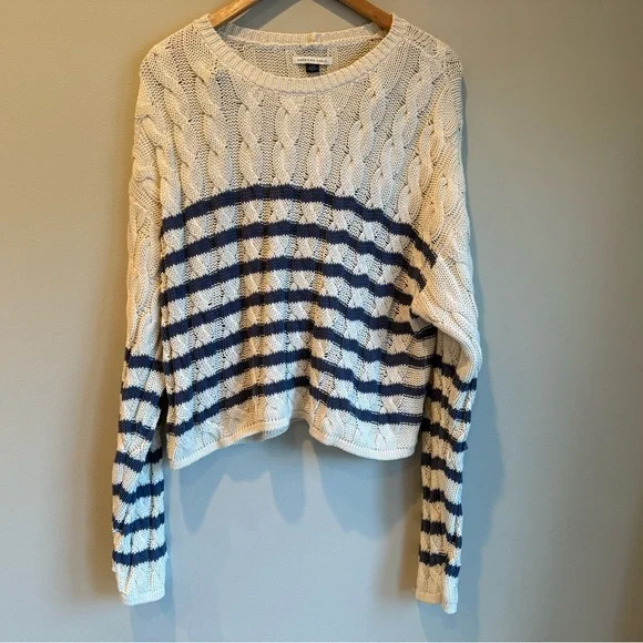 AE Long Weekend Crew Neck Striped Sweater Blue and Cream Size Large‎ - Picture 2 of 6